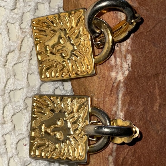 Removable Gold-Tone Lion Face Charms On Silver-Tone Small Clip Hoops - Picture 11 of 14